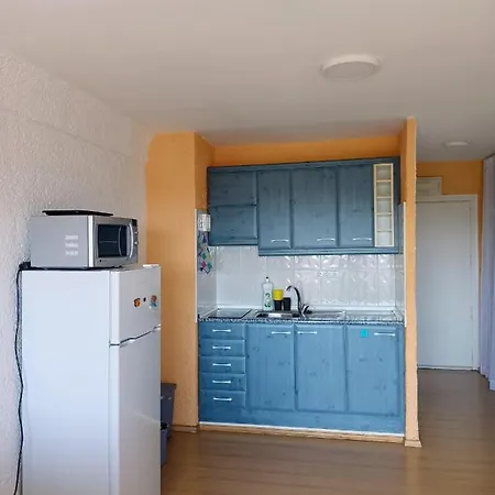 Apartamento, Vistas Al Mar, A 3 Minutos De La Playa Caminando